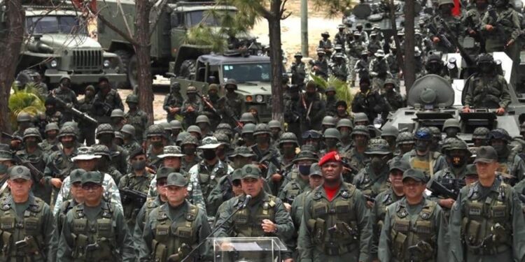 Oficiales iraníes y cubanos entrenan a militares en Venezuela