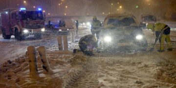 Tormenta de nieve en España ocasiona caos y deja al menos tres muertos