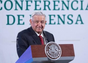 AMLO pide a Reino Unido que libere a Julian Assange y le ofrece asilo político