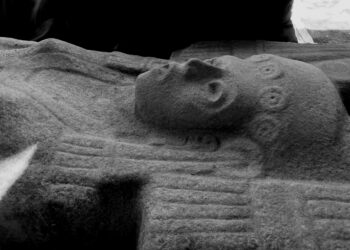 INAH encuentra escultura femenina en Hidalgo Amajac