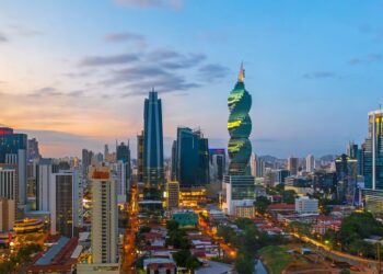Panamá en cuarentena total por repunte pandémico
