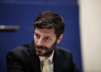 Grecia nombra a su primer ministro abiertamente gay