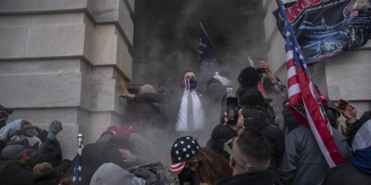 FBI alerta sobre protestas armadas durante investidura de Biden
