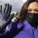 Kamala Harris hace historia al jurar como primera vicepresidenta de EEUU