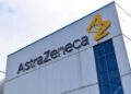 Desalojan planta de vacuna COVID-19 de AstraZeneca por paquete sospechoso
