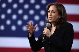 Kamala Harris llama a los estadounidenses a ver más allá de la crisis