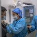 Vacuna china Sinopharm contra COVID-19 es segura en niños y adolescentes, según datos clínicos