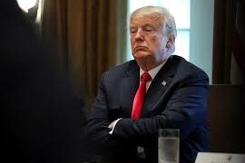 Trump prohíbe ocho aplicaciones de pago chinas a días de dejar la Presidencia de EEUU