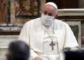 Papa Francisco aprueba que mujeres den comunión y lean la Biblia durante misas