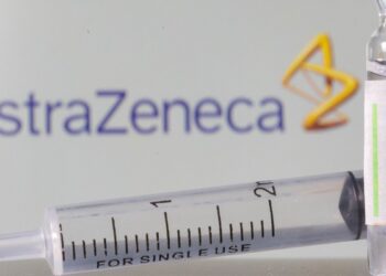 Vacuna de AstraZeneca es aprobada por la Agencia Europea de Medicamentos