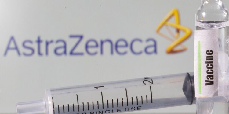 Vacuna de AstraZeneca es aprobada por la Agencia Europea de Medicamentos