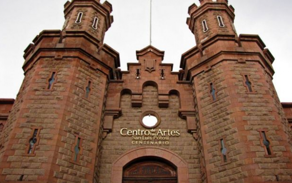 Taller de Creación Literario y Café Filosófico en el CEART
