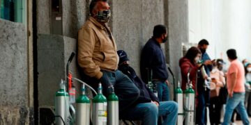 México llega a los 136 mil 917 muertos y a 1 millón 571 mil 901 casos de COVID-19