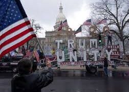 Simpatizantes de Trump se congregan en capitolios estatales de todo EU