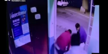 Médico es golpeado tras muerte de una joven en Edomex