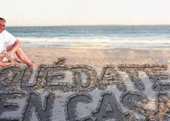 Agencia promociona tour a Huatulco con imagen de Gatell