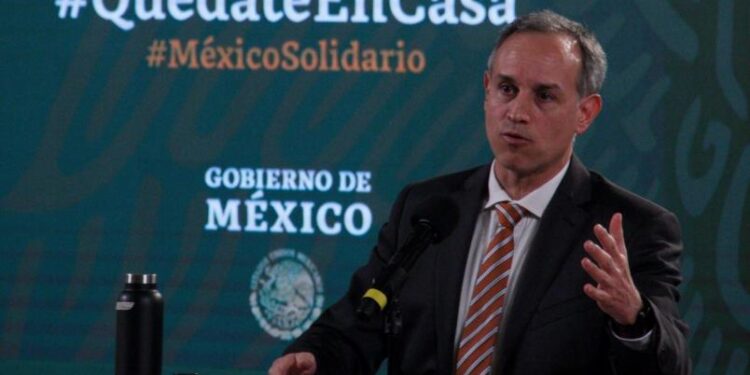 Gatell es llamado hipócrita en noticiario de CNN