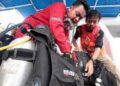 Hallan una de las dos cajas negras del avión que cayó al mar en Indonesia