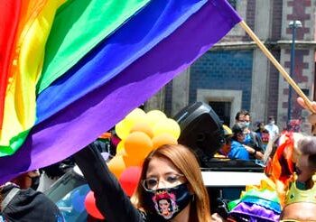 En Oaxaca reconocen por primera vez a bebé con dos madres