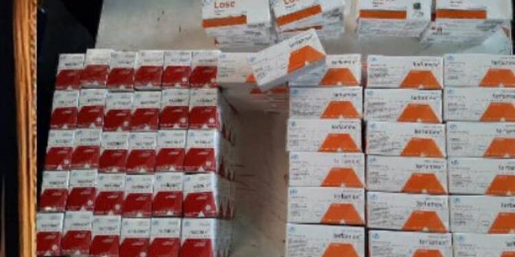 Frenan ingreso de medicamento controlado y cartuchos en la Aduana del AICM