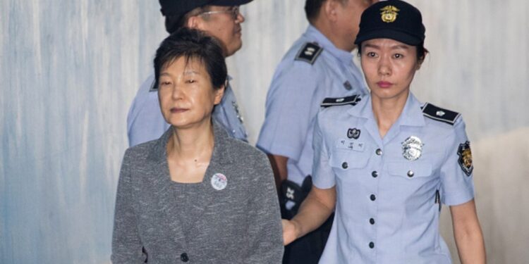 Confirman 20 años de cárcel para expresidenta surcoreana Park Geun-hye por corrupción