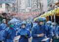 Familiares de víctimas de COVID-19 en Wuhan denuncian censura en visita de OMS