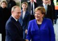 Putin y Merkel debaten posibilidad de producción conjunta de vacuna contra COVID