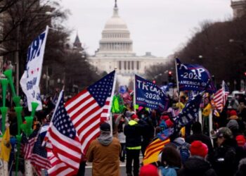 Washington ordena toque de queda luego de que manifestantes intentaron entrar al Capitolio