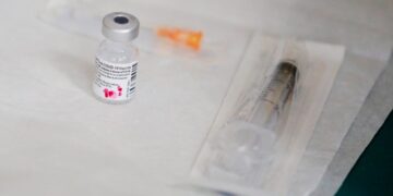 Pfizer retrasará entrega de vacuna COVID-19