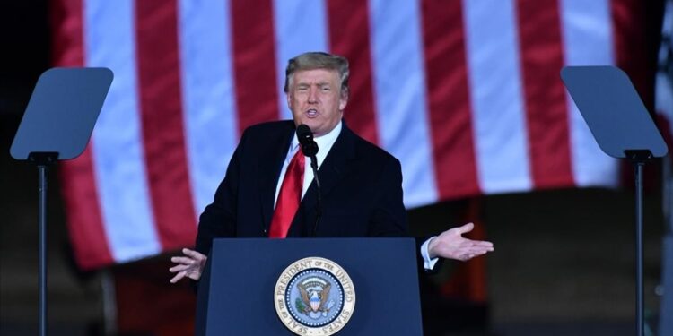 Facebook e Instagram extienden bloqueo a cuentas de Donald Trump
