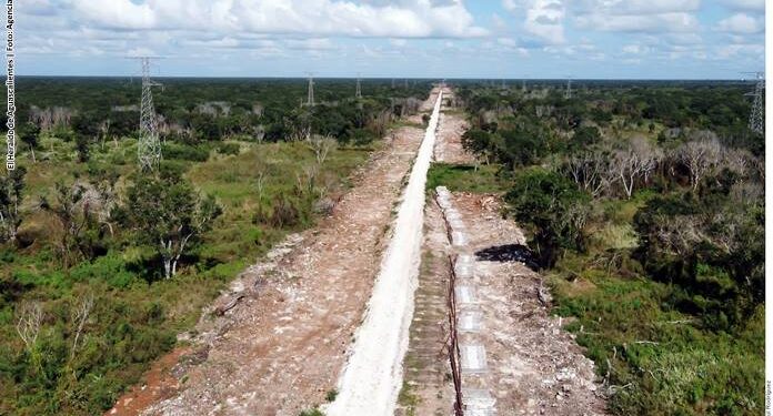 Aparece socavón en Tren Maya
