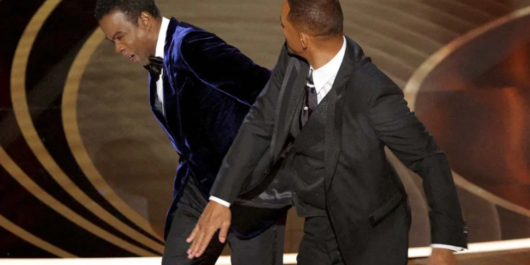 Netflix cancela película con Will Smith tras cachetada a Chris Rock en los Oscar