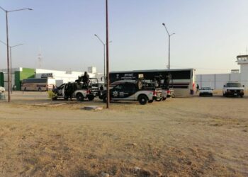 Trasladan a más de 50 reos al penal de La Pila