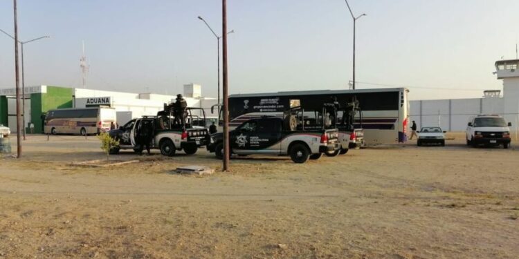 Trasladan a más de 50 reos al penal de La Pila