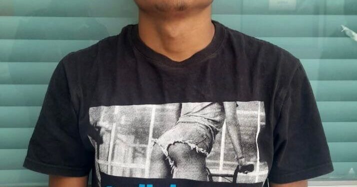 Sujeto fue detenido acusado de violencia familiar; portaba un arma de fuego