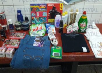Acusados de presunto robo de mercancía fueron detenido