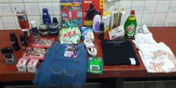 Acusados de presunto robo de mercancía fueron detenido