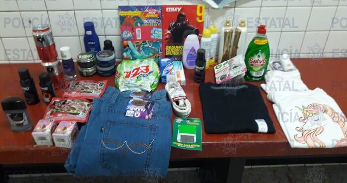 Acusados de presunto robo de mercancía fueron detenido