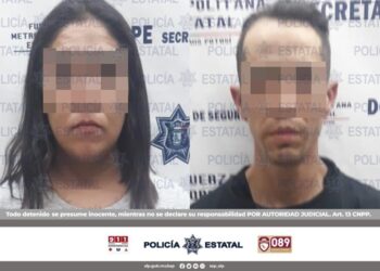 Pareja fue detenida con 27 dosis de cristal y un arma