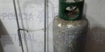Caen sujetos que habrían robado un tanque de gas en el Fraccionamiento Aeropuerto