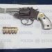 Aseguran un arma de fuego en funeral