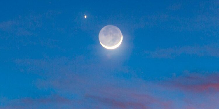 Conjunción de la Luna y Marte podrá ser visible justo después del atardecer.