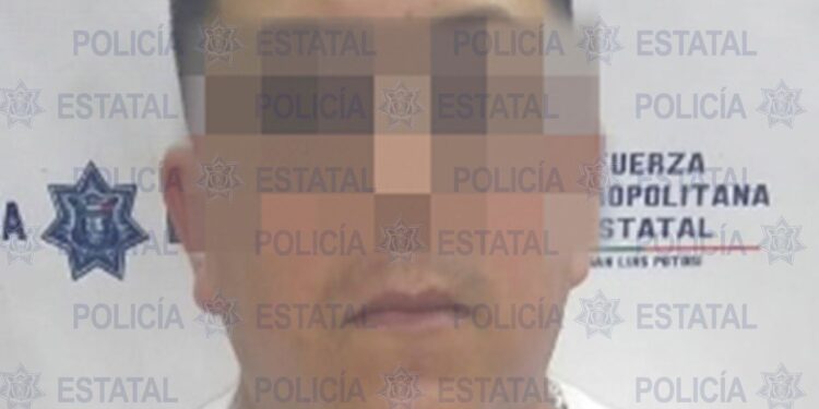 En posesión de drogas detienen a tres personas; se aseguró una moto y un carro