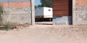 Policías Estatales localizaron cajas de tráiler con reporte de robo