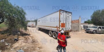 Tras cateo, FGE y Policía Estatal aseguraron cajas de tráiler robadas con mercancía