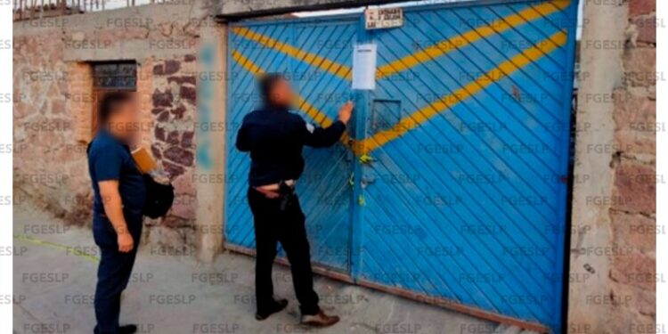 FGE aseguró autos con reporte de robo en cateos en Soledad y SLP
