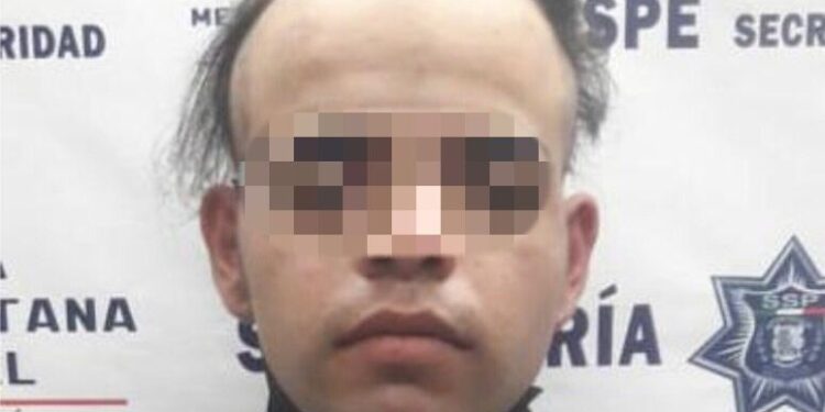 Detienen a sujeto en posesión de un vehículo con reporte de robo