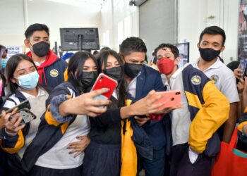A partir de junio se otorgarán becas de transporte para estudiantes