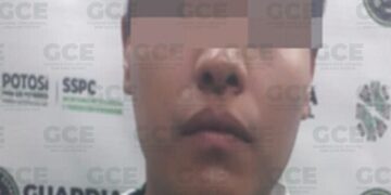 Detienen a hombre por presunta posesión de droga y un arma en Soledad de Graciano Sánchez