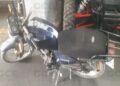 Detienen a hombre que manejaba una moto robada